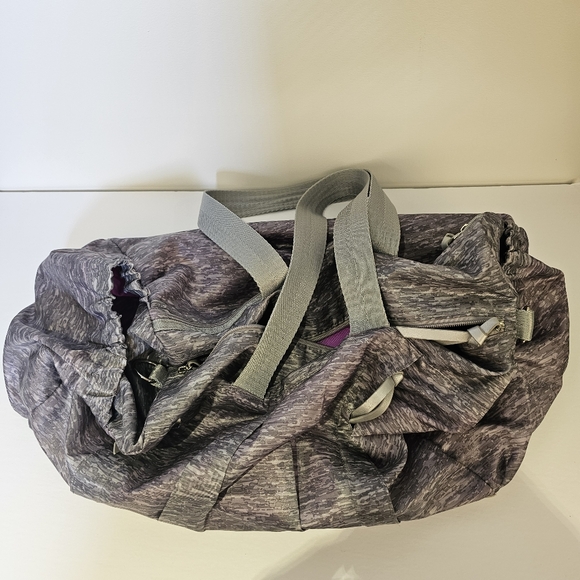 Rare Earth grey with pink interior nylon duffle bag - Picture 7 of 13